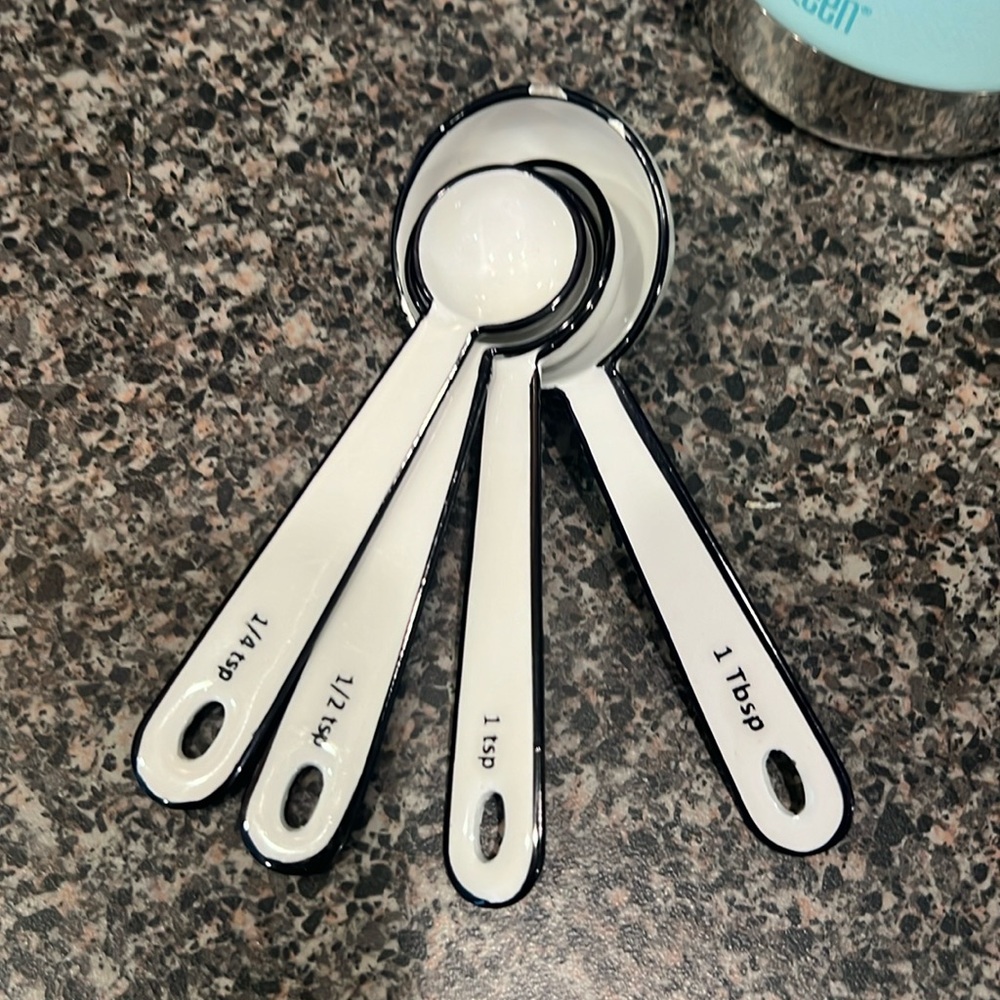 Be Home Harlow measuring spoons white